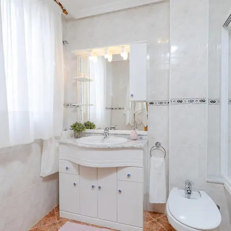 Seaside Elegance By Fidalsa Villa