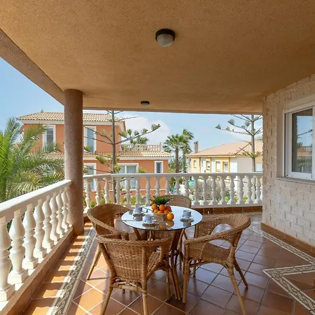 Seaside Elegance By Fidalsa Villa
